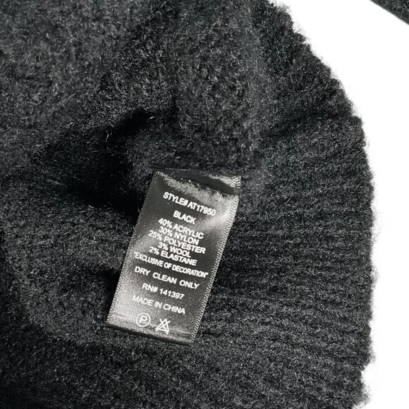 ASTR The Label Crew Neck Black Faux Pearls Knit Sweater Long Sleeve Size Small - Picture 8 of 12